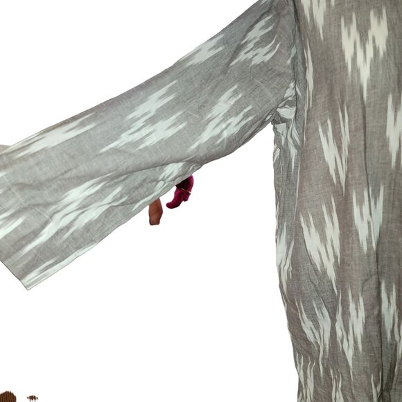 ZhenNymph Shirt Gray & White Ikat Pattern Button-Down High Low Size L jj3649 - Picture 7 of 8